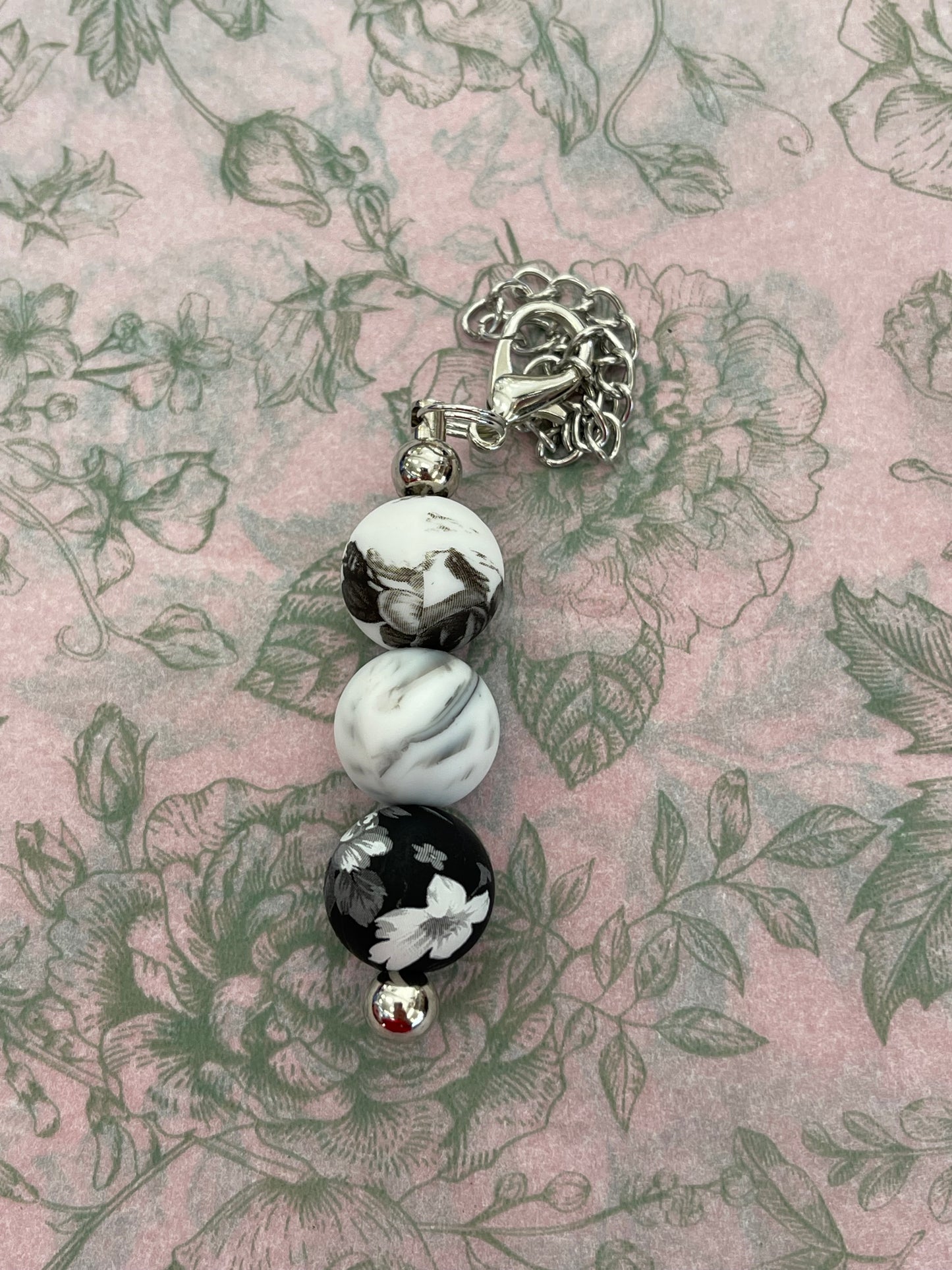 Black Flowers Charm Chain