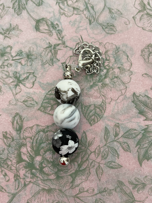 Black Flowers Charm Chain